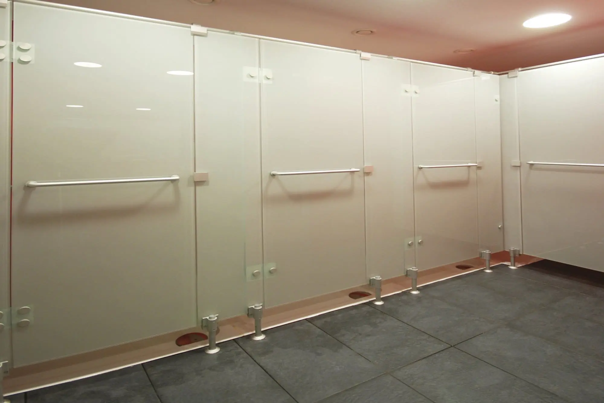 INBECA-Vestuarios-cabina-ducha-cristal